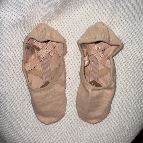 Russian Pointe Vivante Stretch Canvas Slipper size 5.5 color: very light pink - Picture 6 of 6